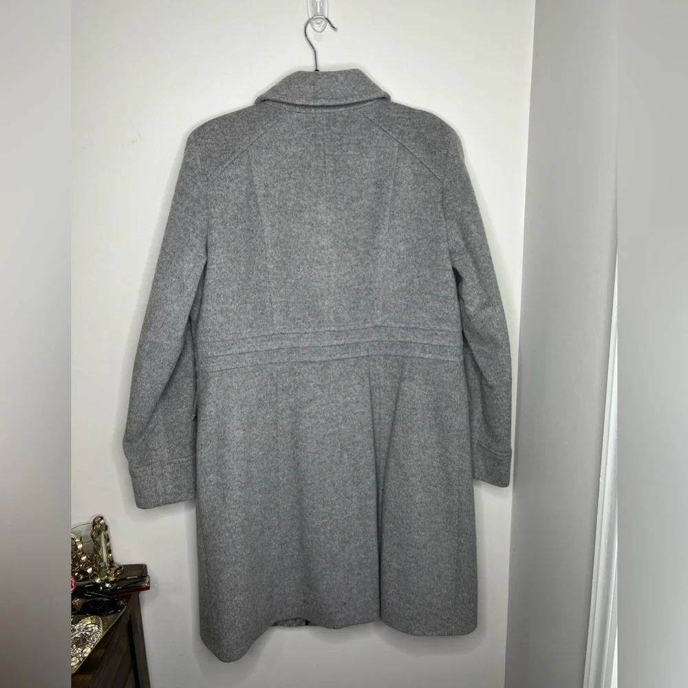 Anne Klein lambswool & cashmere long coat. Size 8. Gray with satin soft lining. - Picture 5 of 8